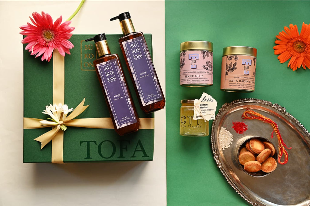 Men’S Gift Set Of Oud Hand Wash, Shower Gel, Spiced Nuts, Cookie Tin And Nector