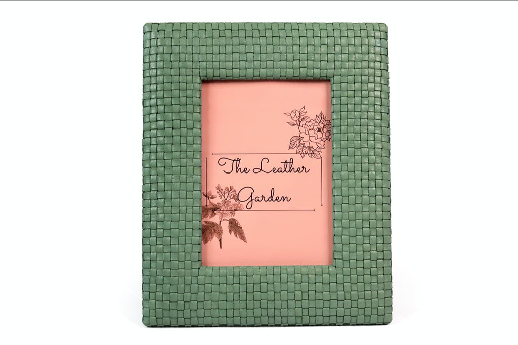 Oak Photoframe 8 by 10 Mint