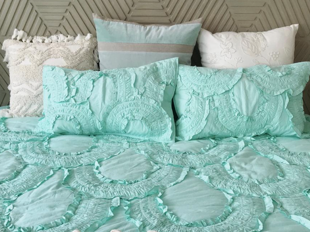 Vintage Ruffle Bedset - Aqua