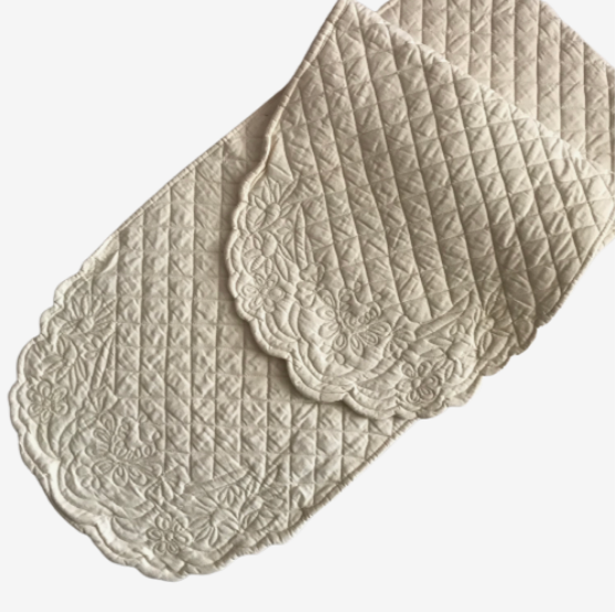 Victorian Table Runner (33 x 91 cm) - Ivory